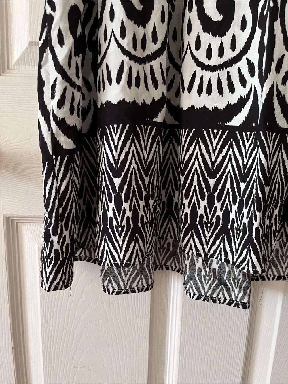 UMGEE Black & White Patterned Women’s Dress, Midi/Maxi length, EUC, Size Medium - Picture 9 of 10